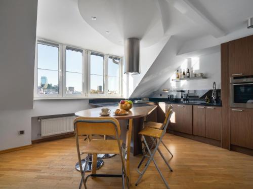 Golden Apartments Warsaw - Elegant & Stylish 3-Floor Apartment - Warsaw Old Town, Warszawa