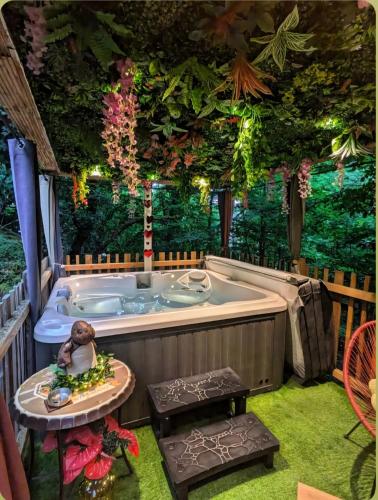 La Cabane Enchanteresse gîte à louer Hâcourt