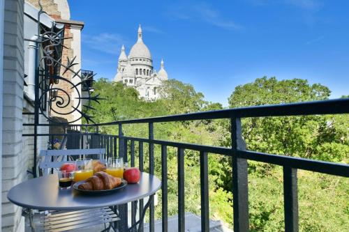 Sacre Coeur Eiffel Tower View Stylish Studio