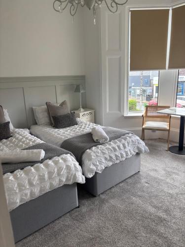 Giffnock Rooms 2