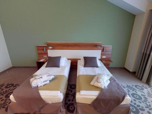 49 twin beds