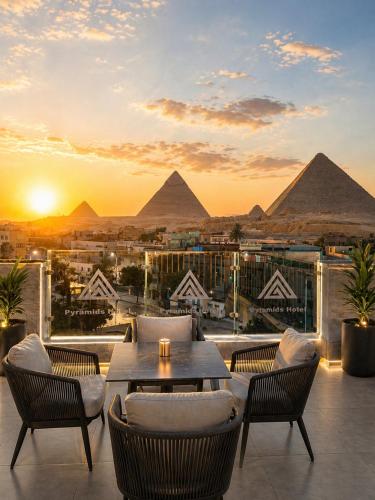 Aida of The pyramids view hotel