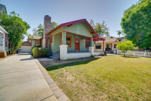 Home 1/2 Mi to Dtwn Riverside: Families Welcome! – khách sạn tại Trung Tam