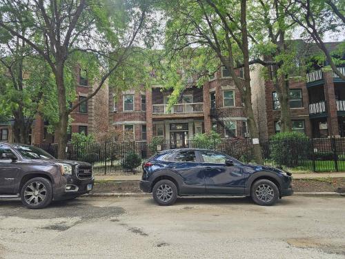 2 Bedroom Unit in Uptown Chicago - main image