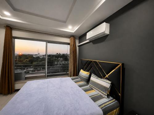 Cozy Apartment In Bahria Town Islamabad in พาห์เรียทาวน์