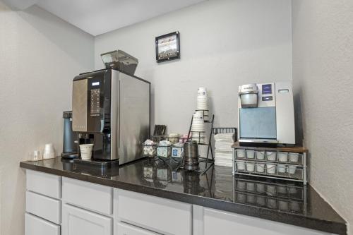 Best Western Plus Altoona Inn - image 43
