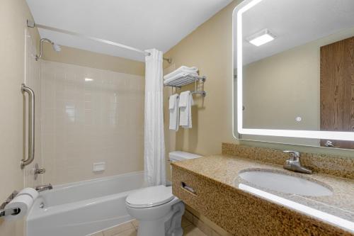 Best Western Plus Altoona Inn - image 42