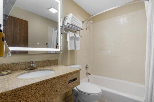 Best Western Plus Altoona Inn - image 19