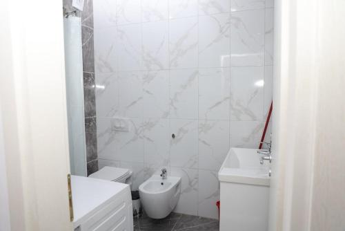 Salty Breeze Apartment - image 4