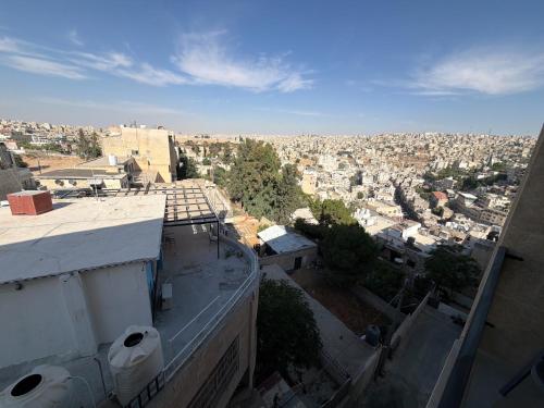 402 tara-JRE Jabal Al Lweibdeh with stunning view - image 2