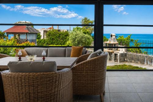Iekārtas, Teko Infinity Blue in Paralia Epanomis