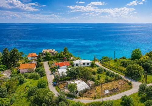 Viesnīcas āriene, Teko Infinity Blue in Paralia Epanomis