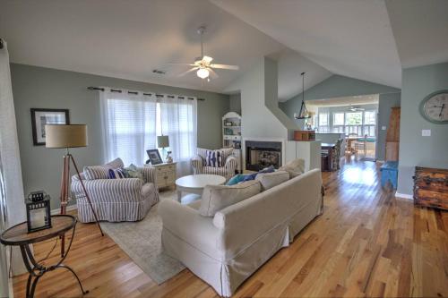2 Torie Jordan Ct Ocean View - image 4