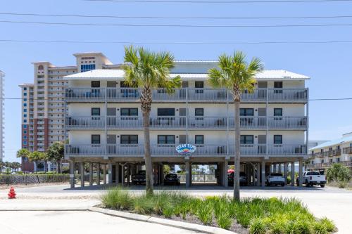 Ocean Echo 302 near Pink Pony Pub