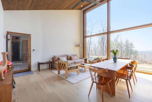 Leeds Longhouse - Scenic Views near Hudson & Hunter in Cairo (NY)