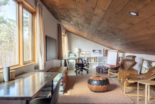 Leeds Longhouse - Scenic Views near Hudson & Hunter in Cairo (NY)