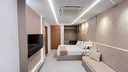 1 queen bed, 1 sofa bed