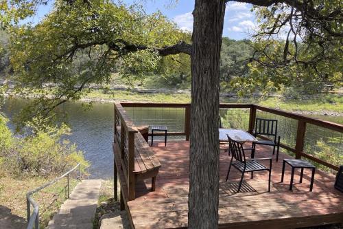 Redbird Retreat On Lake Travis - image 11