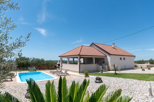 Ieeja, Villa Zrilic with Private Pool in Otrić