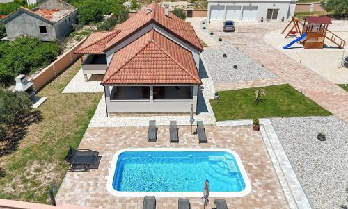 Ieeja, Villa Zrilic with Private Pool in Otrić