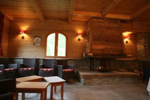 Banketu zāle, Appartement dans résidence avec piscine près des pistes (Appartement dans residence avec piscine pres des pistes) in Abrī