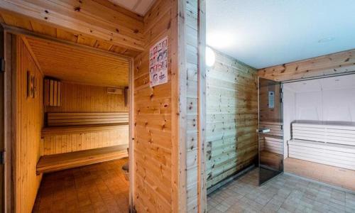 Sauna, Appartement dans résidence avec piscine près des pistes (Appartement dans residence avec piscine pres des pistes) in Abrī