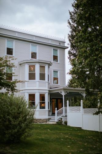 Maple Branch Manor in Crown Heights (NY)