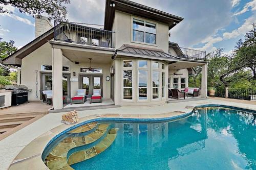 Hotelli välisilme, Sacred Vista | Opulent Hill Country Gem | Amazing Patio & Great View in Horseshoe Bay (TX)