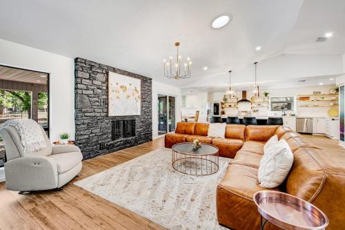 Spacious & Elegant Haven with Huge Yard, Updated Interior, AC, & Fast WiFi, Horseshoe Bay (foto 5)