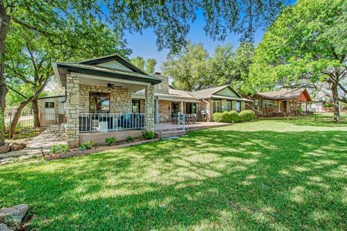 Spacious & Elegant Haven with Huge Yard, Updated Interior, AC, & Fast WiFi, Horseshoe Bay (foto 7)