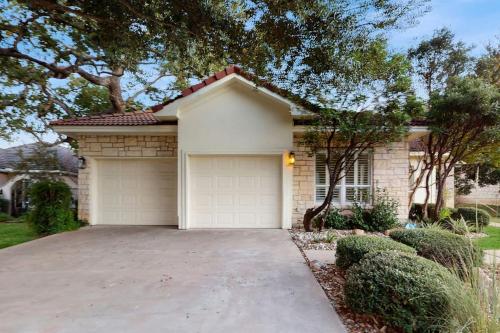 Išorė, Modern Home Near Lake LBJ with Enclosed Yard, Patio, Grill & Central AC in Horseshoe Bay (TX)