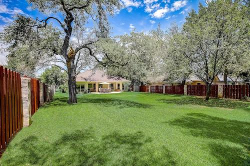 Išorė, Modern Home Near Lake LBJ with Enclosed Yard, Patio, Grill & Central AC in Horseshoe Bay (TX)