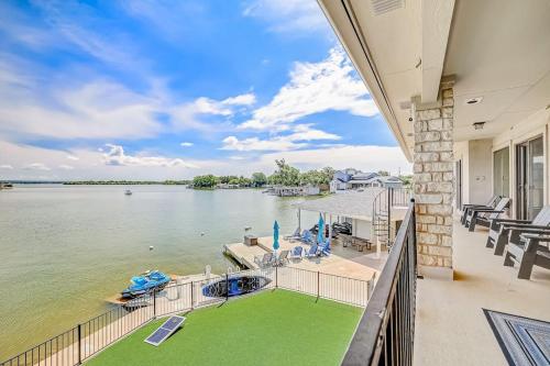 附近景點, Luxury LBJ Lake House in Horseshoe Bay with Open Water, Boat Dock, Swimming in 馬蹄灣(TX)