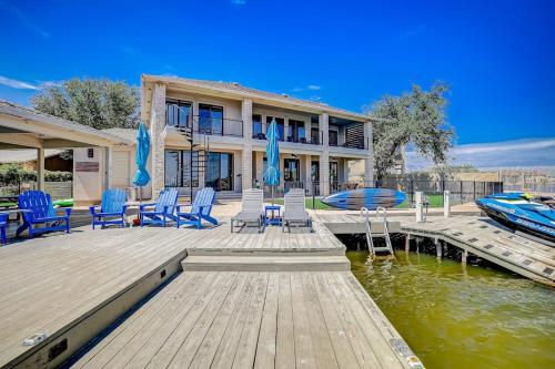 泳池, Luxury LBJ Lake House in Horseshoe Bay with Open Water, Boat Dock, Swimming in 馬蹄灣(TX)