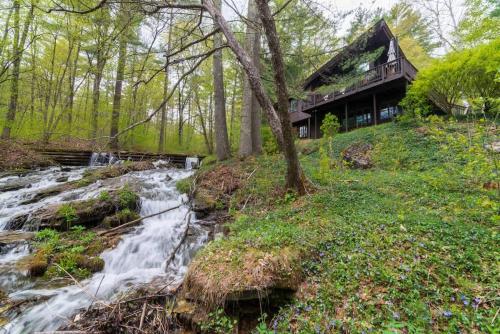Owl Brook House - Midcentury Escape near Manchester in Dorset (VT)