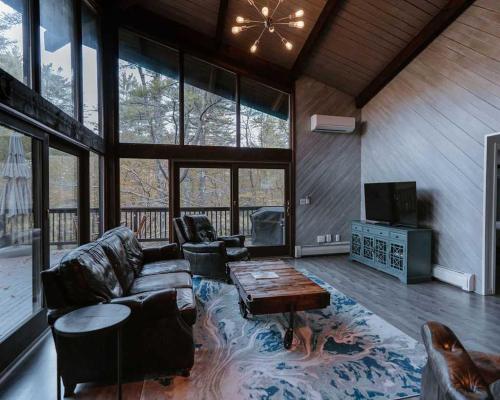 Owl Brook House - Midcentury Escape near Manchester in Dorset (VT)