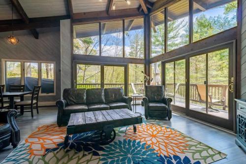 Owl Brook House - Midcentury Escape near Manchester in Dorset (VT)