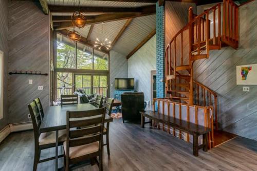 Owl Brook House - Midcentury Escape near Manchester in Dorset (VT)
