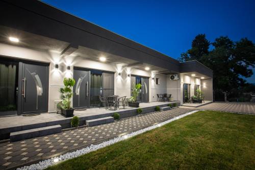 Sofia Luxury Apartments in جيفجيليجا