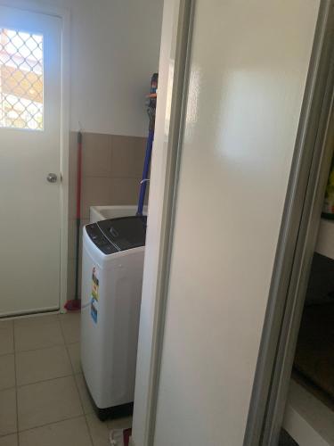 Casa Bella 1 Bedroom with one queen bed Available shared Quiet Home stay ,2 Cats in Ipswich