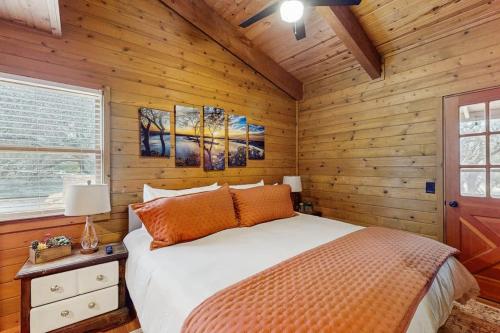 Log Home Retreat with Outdoor Entertainment Area, Lake Nearby, Deer in Horseshoe Bay (TX)