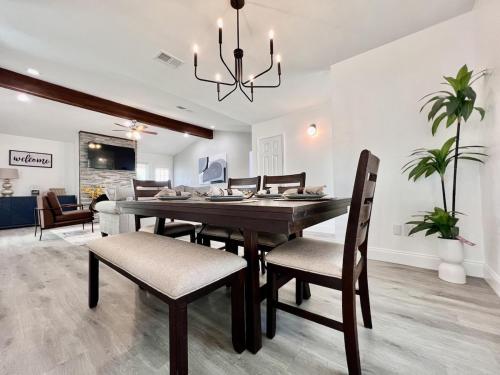 บริการและสิ่งอำนวยความสะดวก, Comfortable Home Near Lake, Dining & Shooping in ลูอิสวิลล์ (TX)