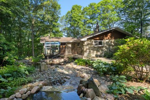 Bayview Bliss Bungalow by Simple Life Rentals