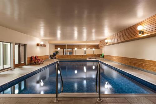 Úszómedence, Atlantic Host Hotel, an Ascend Collection Hotel in Bathurst (NB)