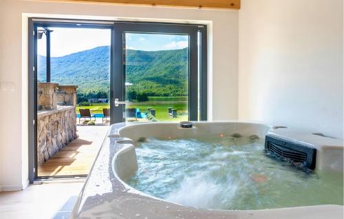 Aktivitātes, Awesome Home In Gospic With Sauna in Klanac