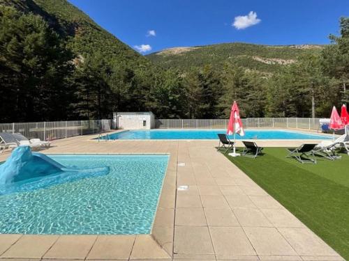 Chalet confortable - 6 pers. - API-1-52-2714 in La Roche-des-Arnauds