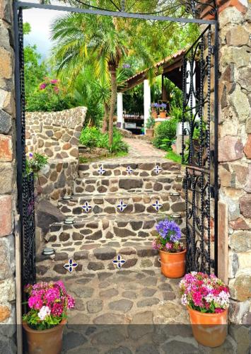 Garden, GuateMia Delux Prived bath Queenbed Prived Beach area in Santa Cruz la Laguna