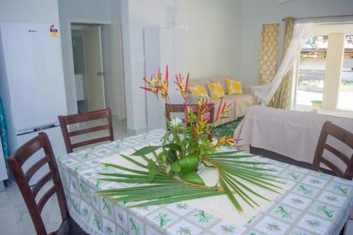 MOEROA VILLAS in Avarua