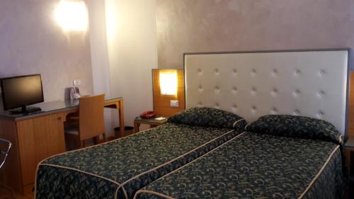 Hotel Riviera - image 8