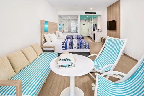 room detail thumbnail 1